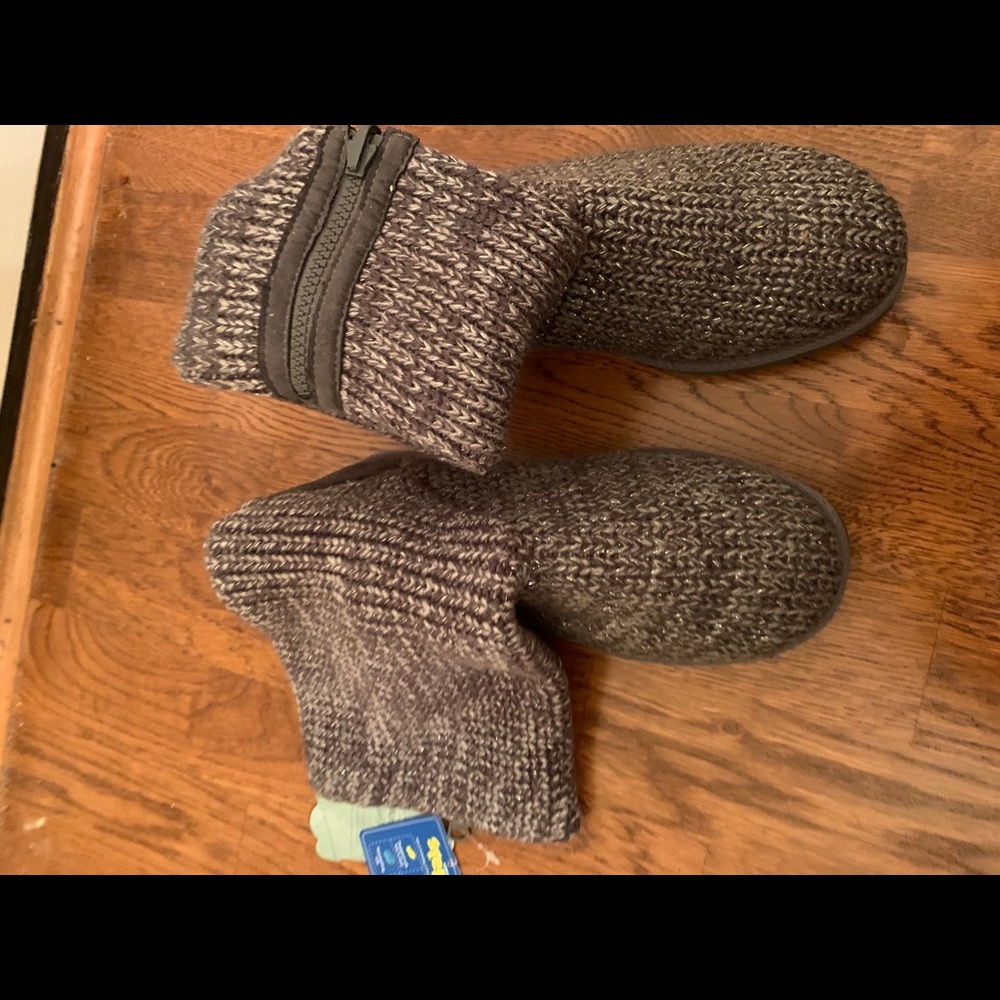 Girl’s boots